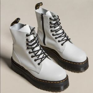 Brand new Jason women’s white platform boots